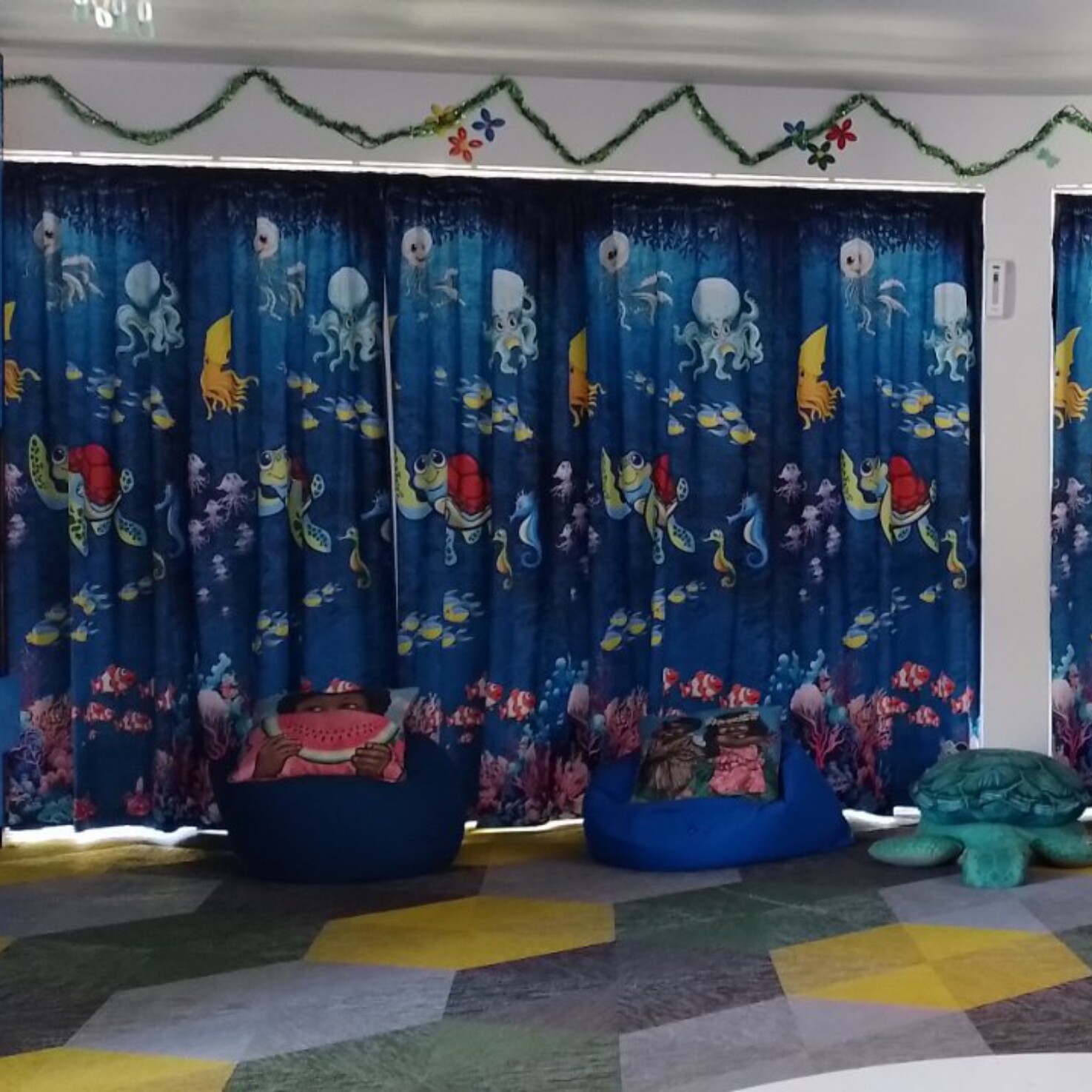 Custom Curtains Box 2-4
